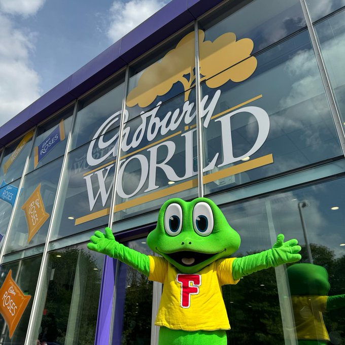 An image of the Freddo Frog mascot outside Cadbury World.